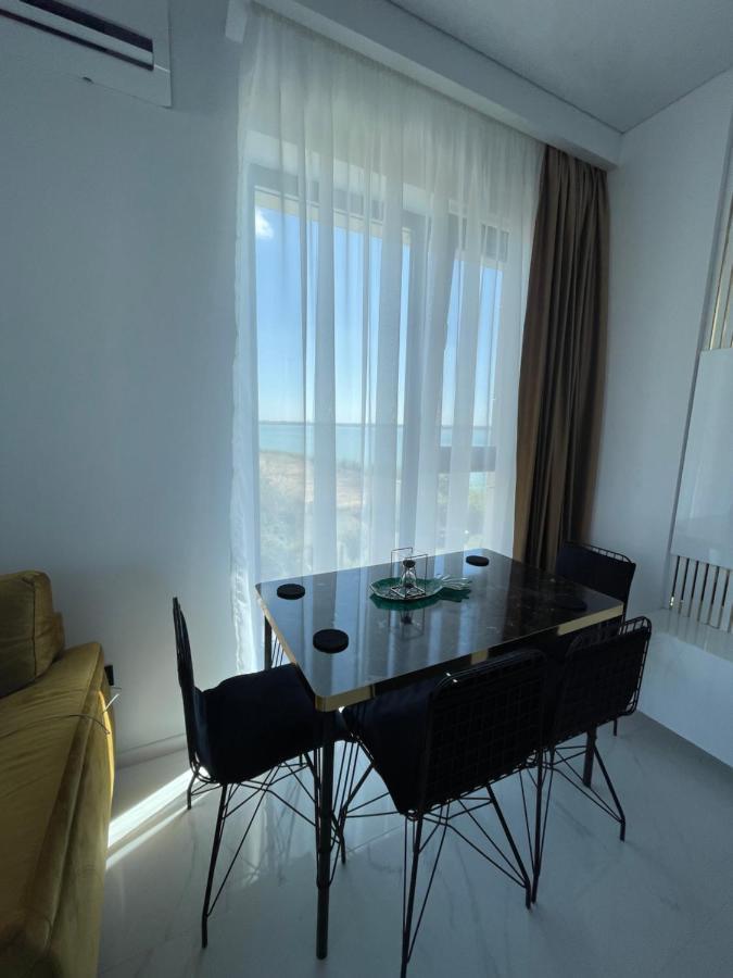 Studio303 By Allegio: Mamaia'S Seaside Luxury Near Finest Clubs & Beaches Ngoại thất bức ảnh