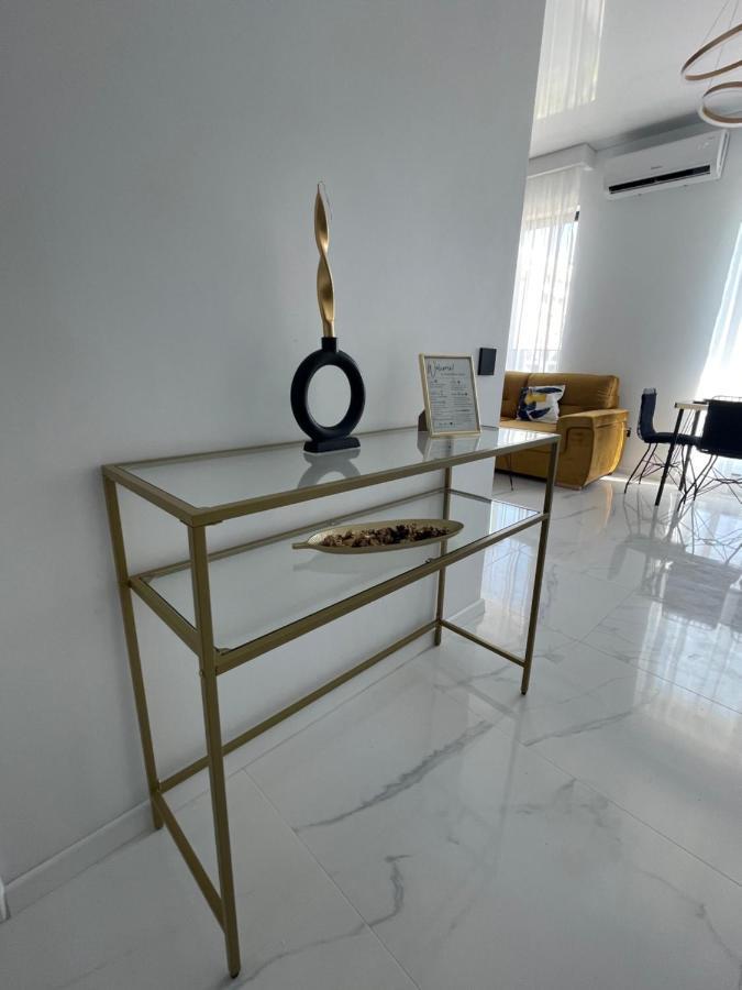 Studio303 By Allegio: Mamaia'S Seaside Luxury Near Finest Clubs & Beaches Ngoại thất bức ảnh