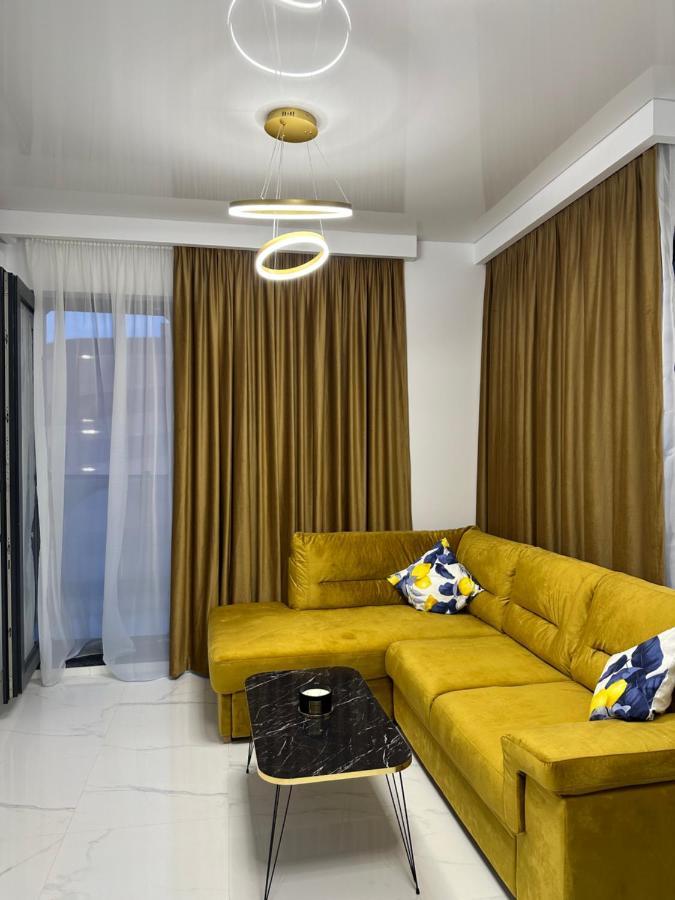 Studio303 By Allegio: Mamaia'S Seaside Luxury Near Finest Clubs & Beaches Ngoại thất bức ảnh