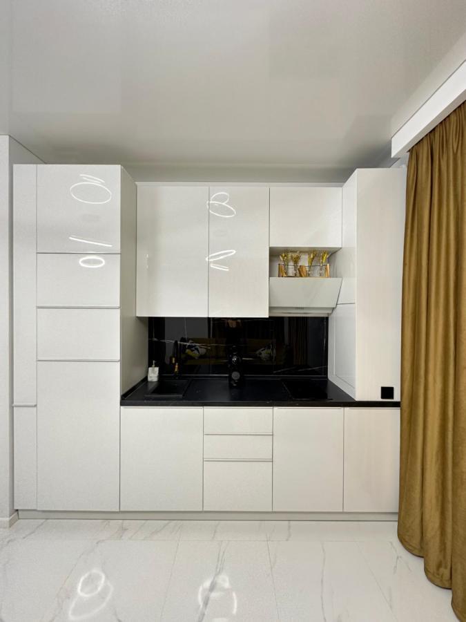 Studio303 By Allegio: Mamaia'S Seaside Luxury Near Finest Clubs & Beaches Ngoại thất bức ảnh