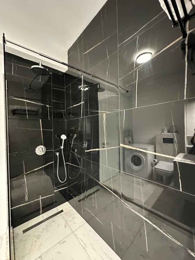 Studio303 By Allegio: Mamaia'S Seaside Luxury Near Finest Clubs & Beaches Ngoại thất bức ảnh